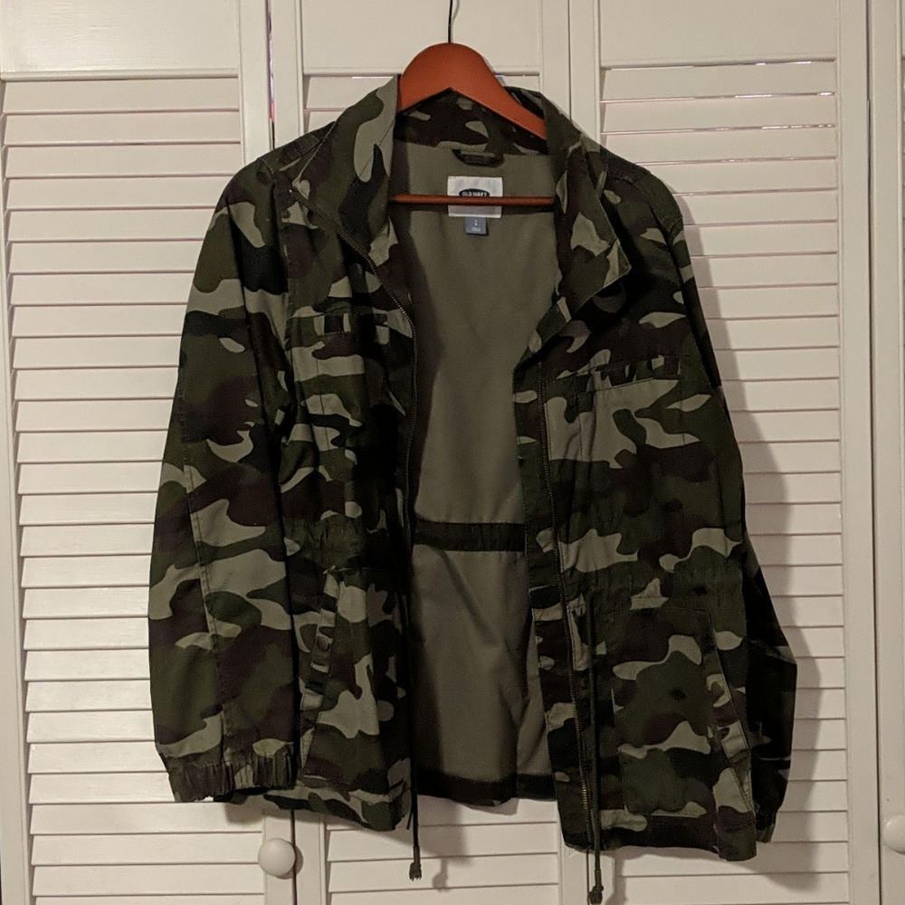 GUC Size large Old Navy Camo Jacket